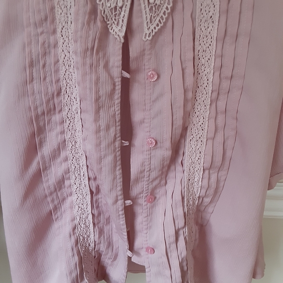 Pretty blouse - Picture 2 of 7